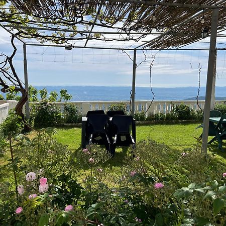Garden Villa Guni Krujë エクステリア 写真