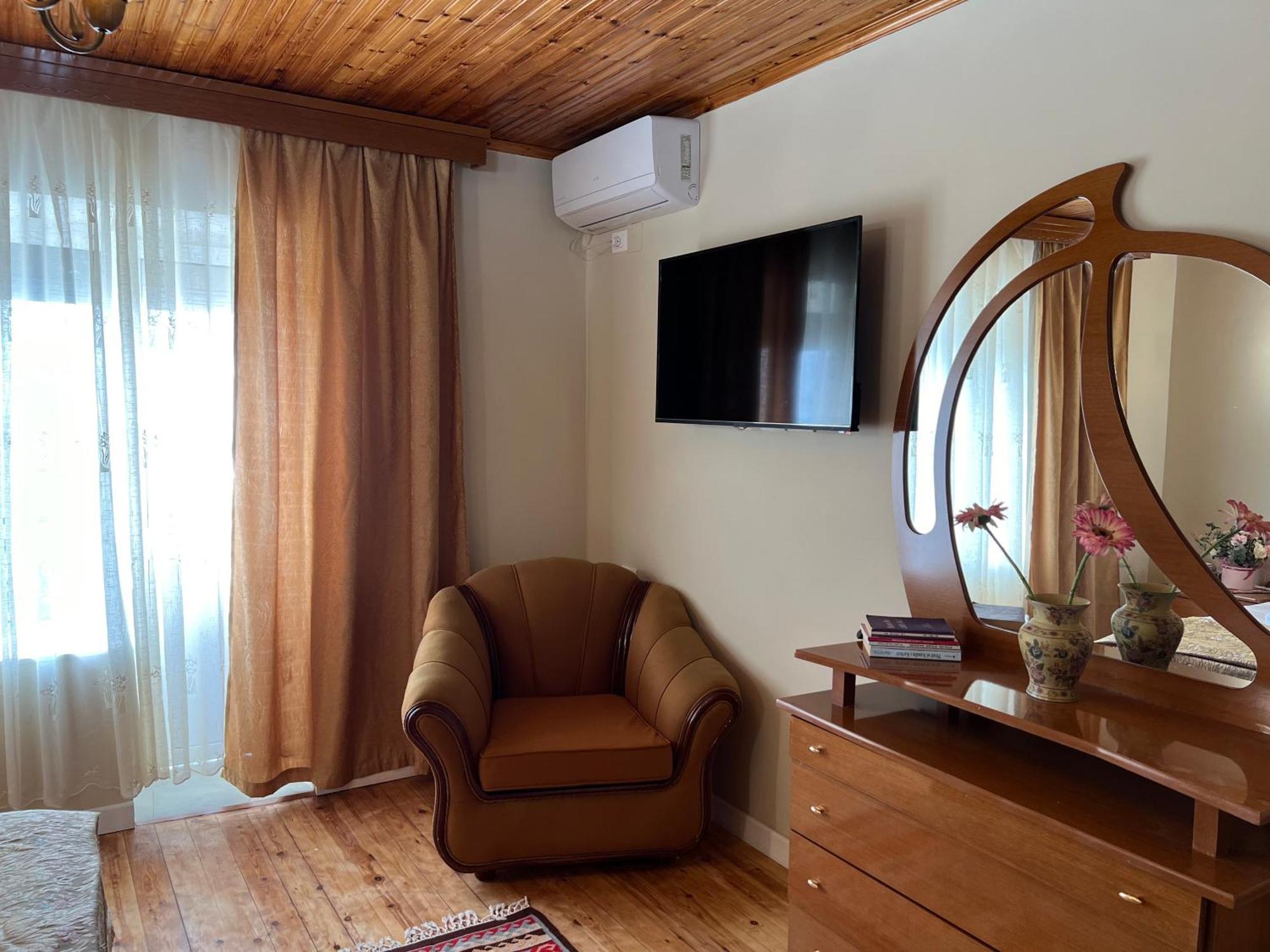 Garden Villa Guni Krujë エクステリア 写真