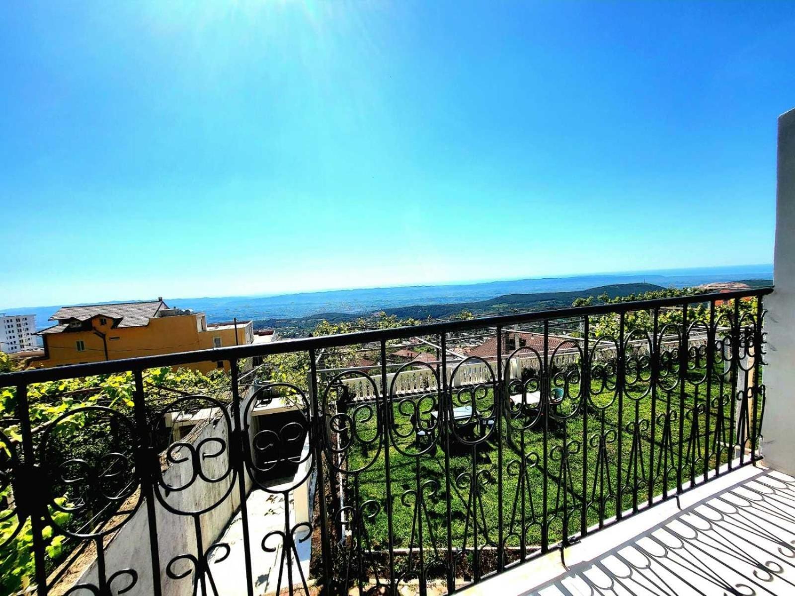 Garden Villa Guni Krujë エクステリア 写真