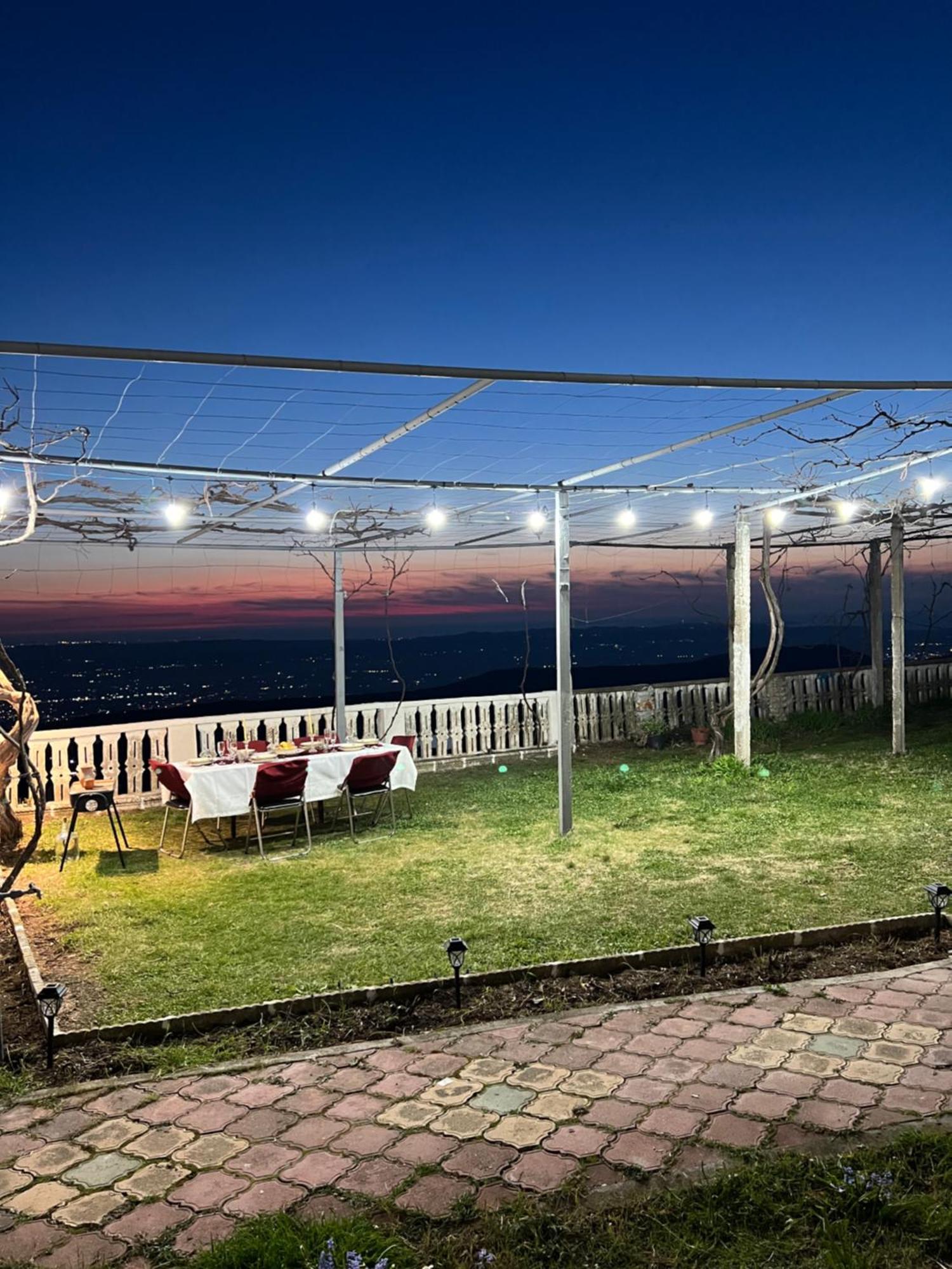 Garden Villa Guni Krujë エクステリア 写真