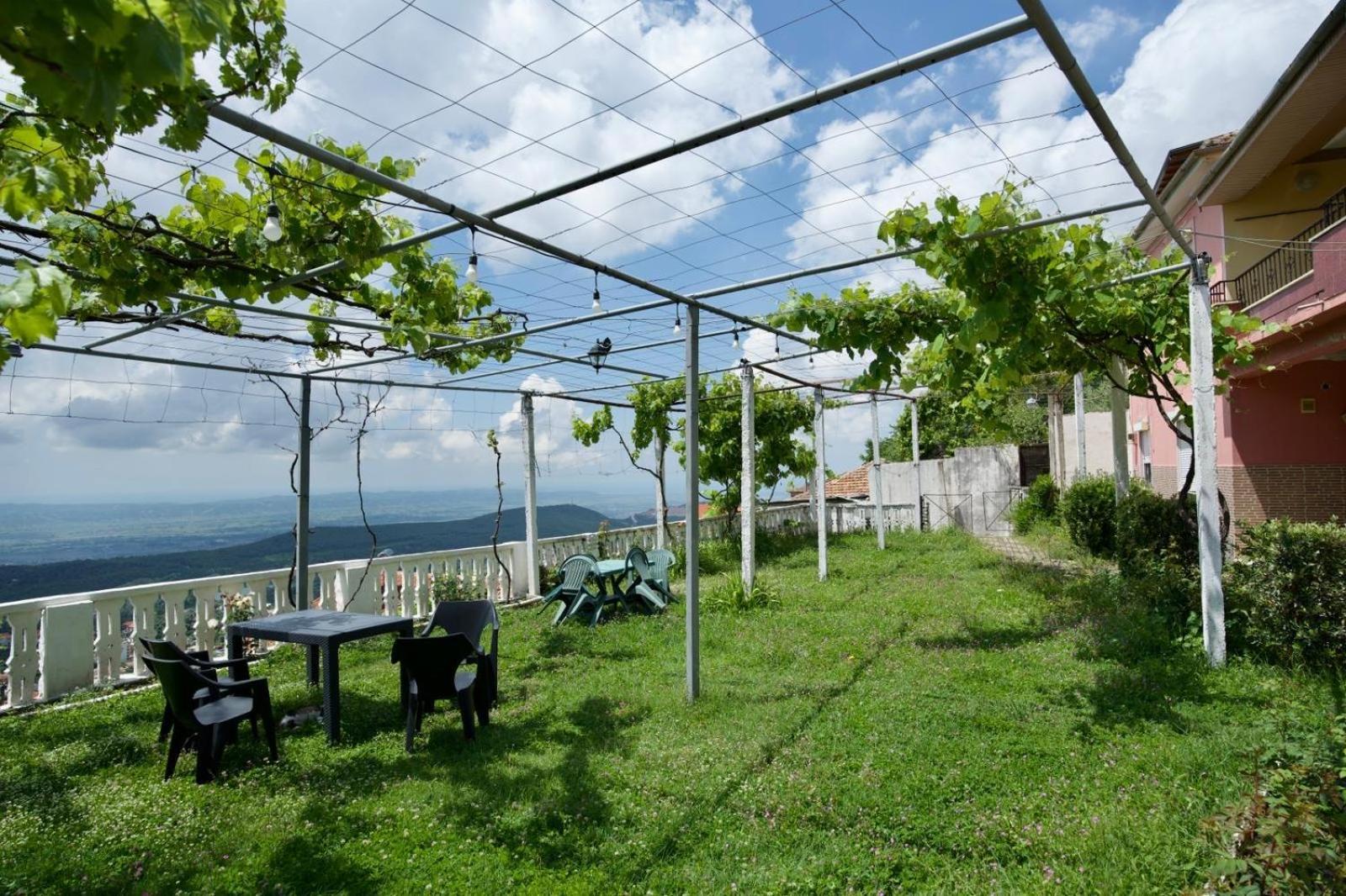 Garden Villa Guni Krujë エクステリア 写真