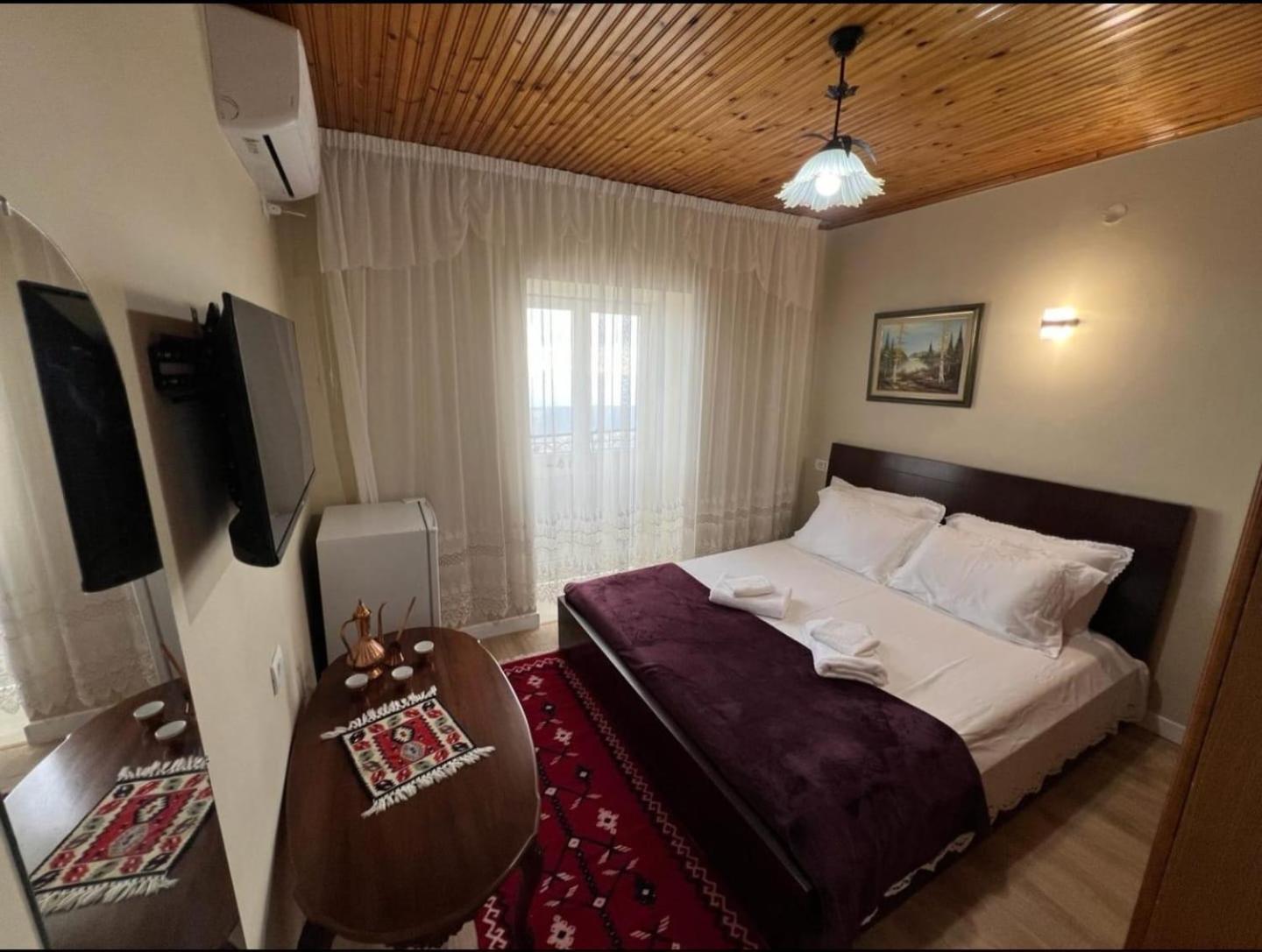 Garden Villa Guni Krujë エクステリア 写真