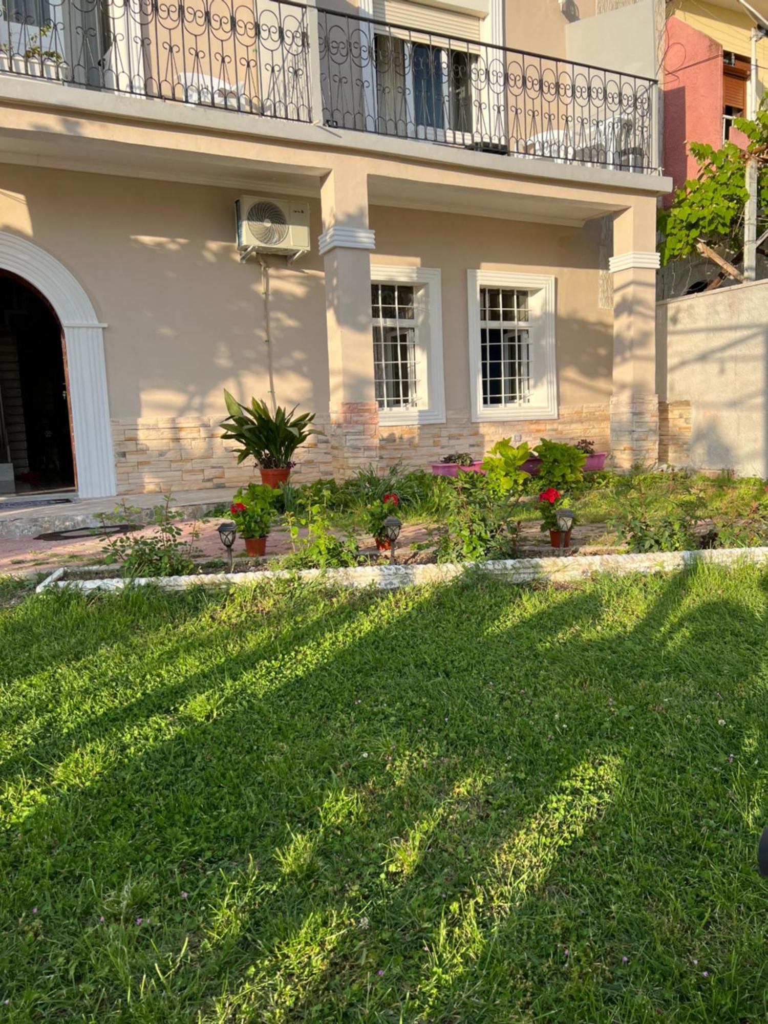 Garden Villa Guni Krujë エクステリア 写真