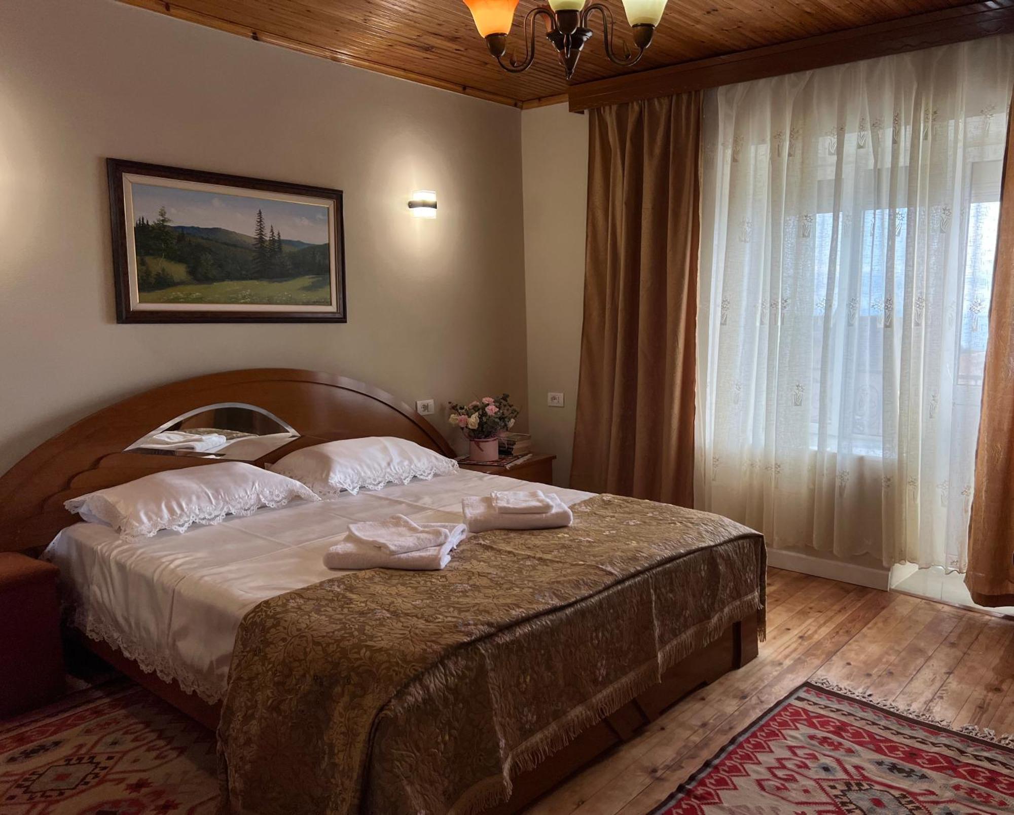 Garden Villa Guni Krujë エクステリア 写真