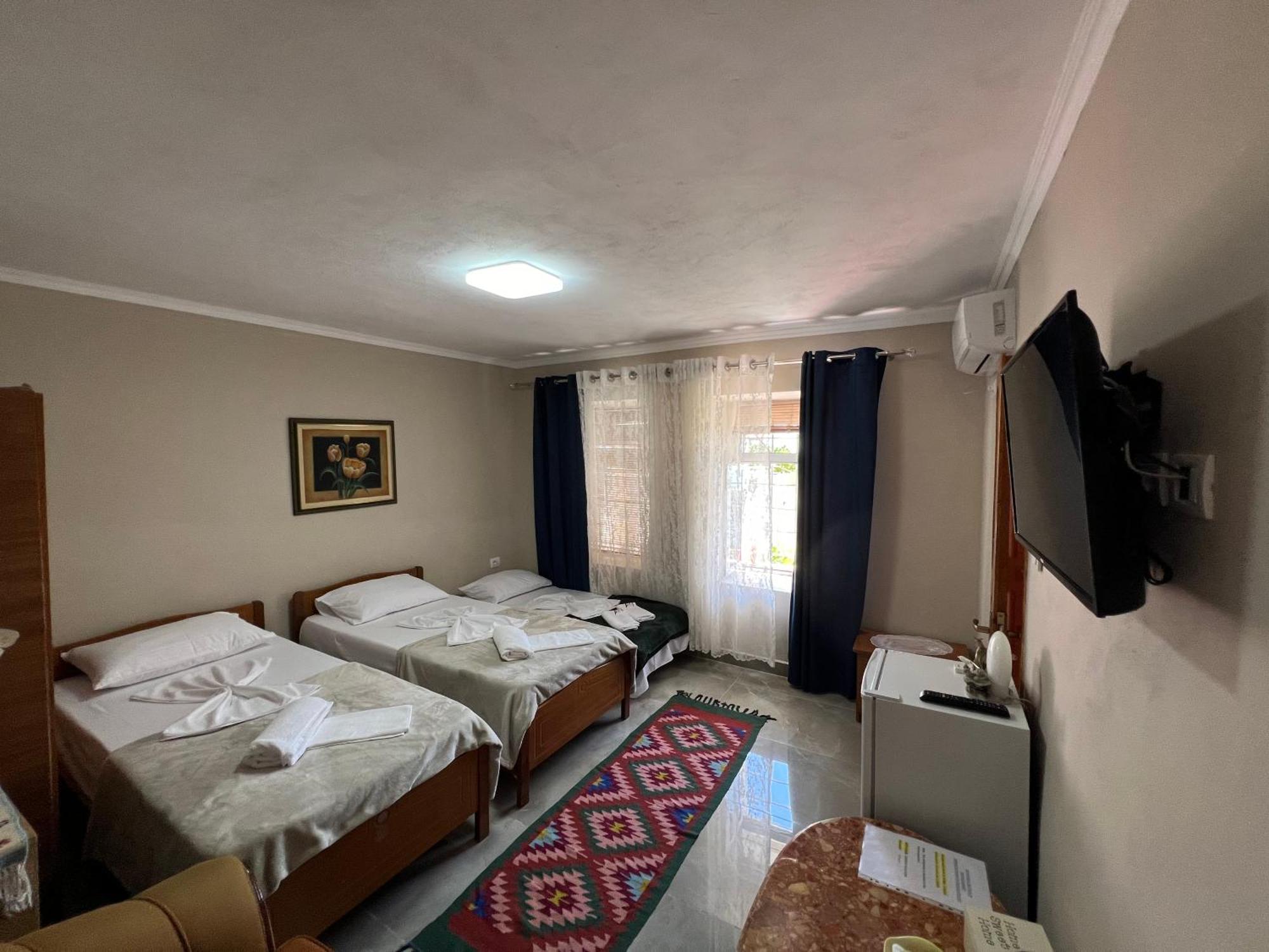 Garden Villa Guni Krujë エクステリア 写真